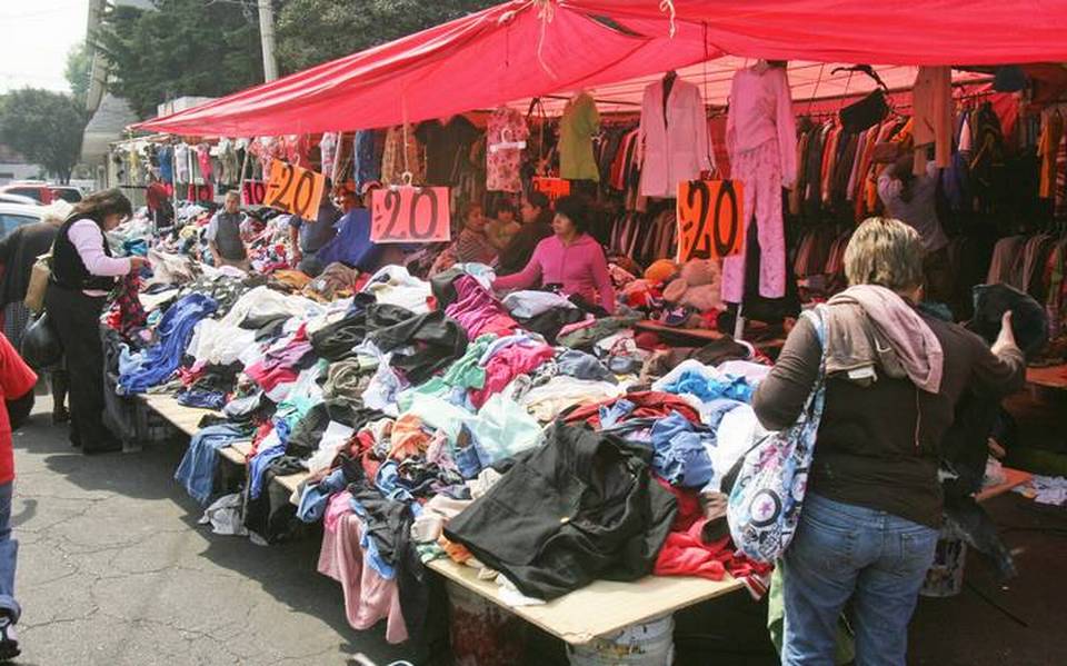 La ropa de paca, entre lo ilegal y lo ecológico ropa de segunda mano  tianguis - El Sol de León | Noticias Locales, Policiacas, sobre México,  Guanajuato y el Mundo