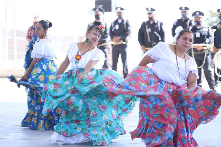 Alcaldesa conmemora el aniversario de la revolución mexicana en una escuela  de Las Joyas - El Sol de León | Noticias Locales, Policiacas, sobre México,  Guanajuato y el Mundo